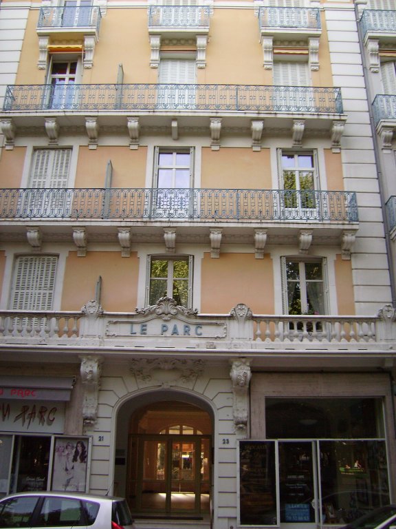 Rue du Parc Nr. 23: In diesem Haus tagte die Vichy-Regierung