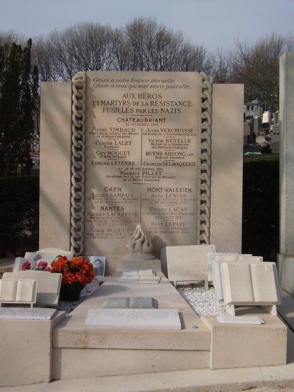 Denkmal auf dem Friedhof Père-Lachaise in Paris Denkmal auf dem Friedhof Père-Lachaise in Paris