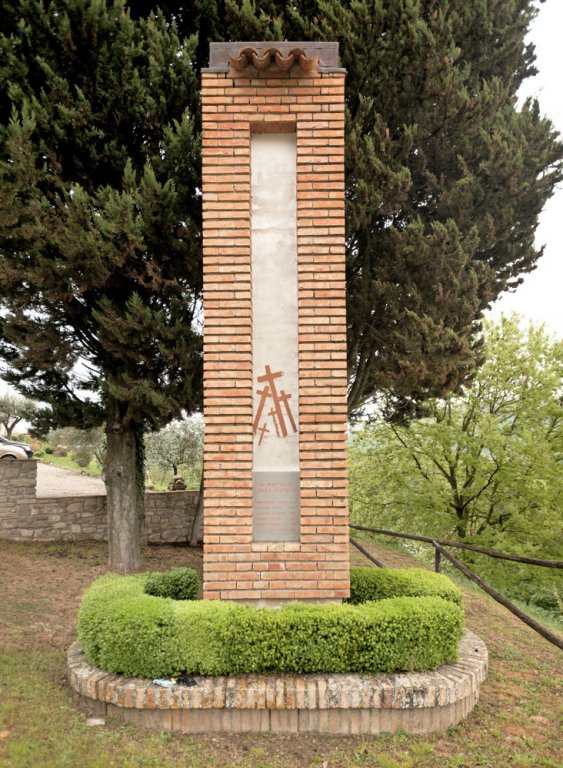 Monument in Serra Partucci