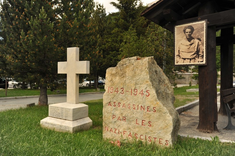 Gedenkstätte im Friedhof von Cogne