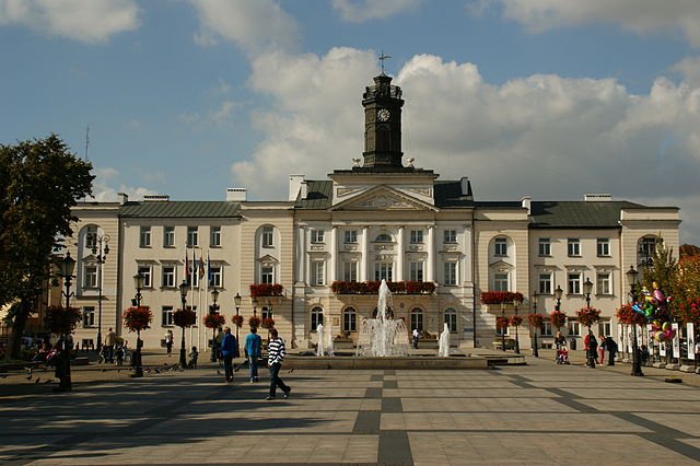 Płock, Rathaus am Alten Markt (stary rynek); Foto: wikimedia commons