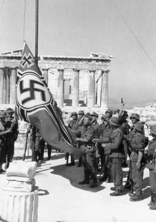 Hakenkreuzfahne auf der Akropolis, Foto: Bundesarchiv, CC-BY-SA 3.0