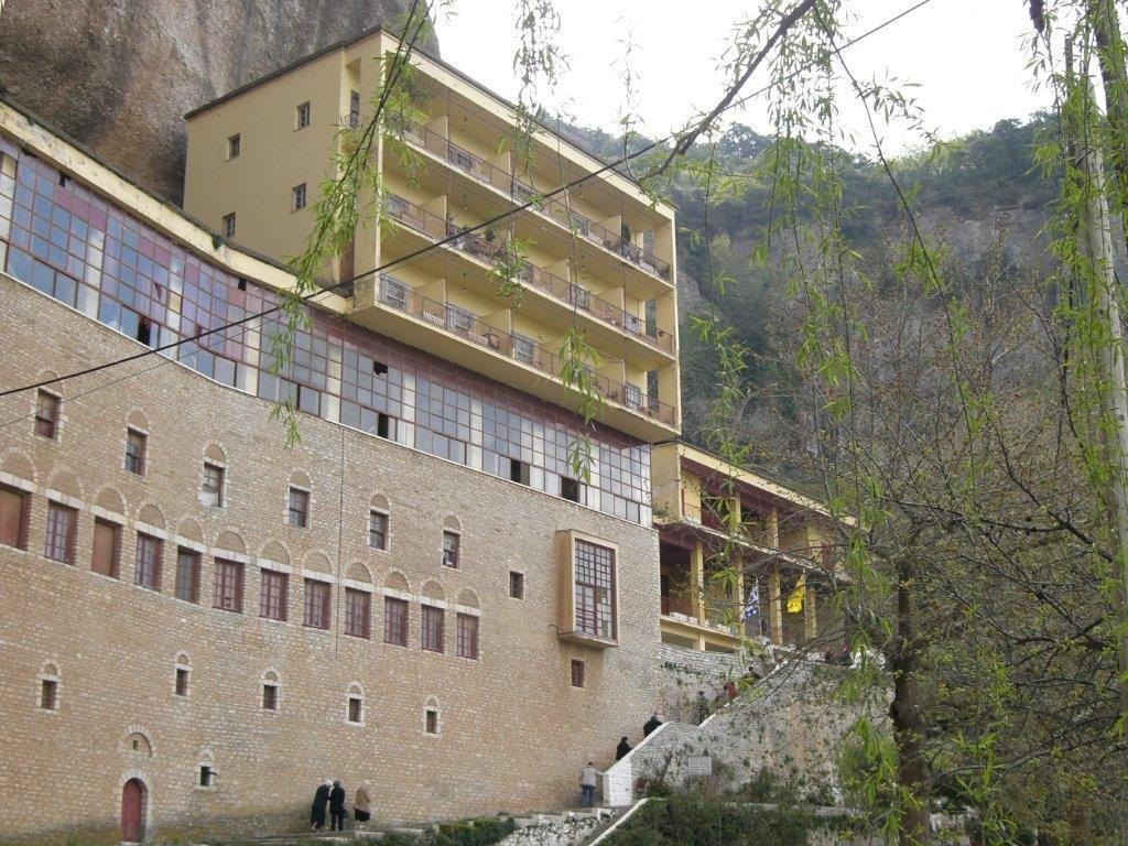 Als Neubau wiedererrichtet: Kloster Mega Spileon